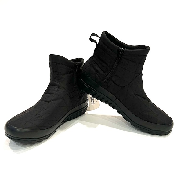 BOGS Black Snowy II Short Quilted Waterproof Boots Womens 10 NEW - Picture 10 of 13